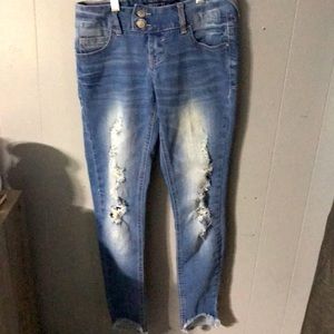 Juniors ripped jeans